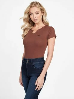 Top 10 🌟 Guess Factory Yara Logo Notched V-Neck Tee for 👩 women 🔔