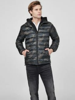 New ⌛ Guess Factory Hampton Hooded Puffer Jacket for men 🥰